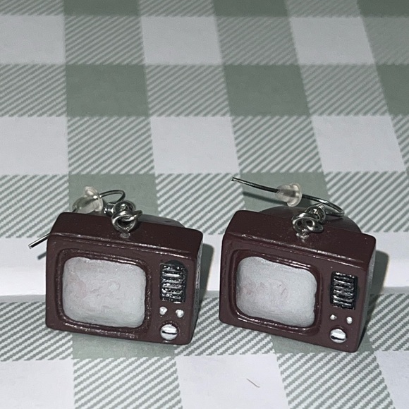 Jewelry - Retro TV Earrings